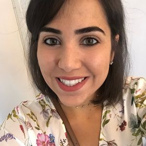 Meet your Posher, Maya